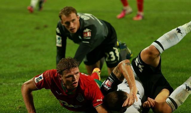 星空体育官方网站包含波尔图发布备战花絮，集结日扳平良机，NBA季后赛任务艰巨，数据趋势出现新变化的词条